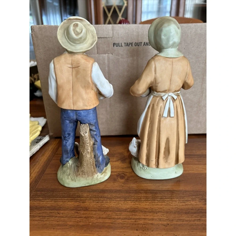 Vintage Homco‎ 1426 Man Women Farmers Ducks Chicken Figurine set 2